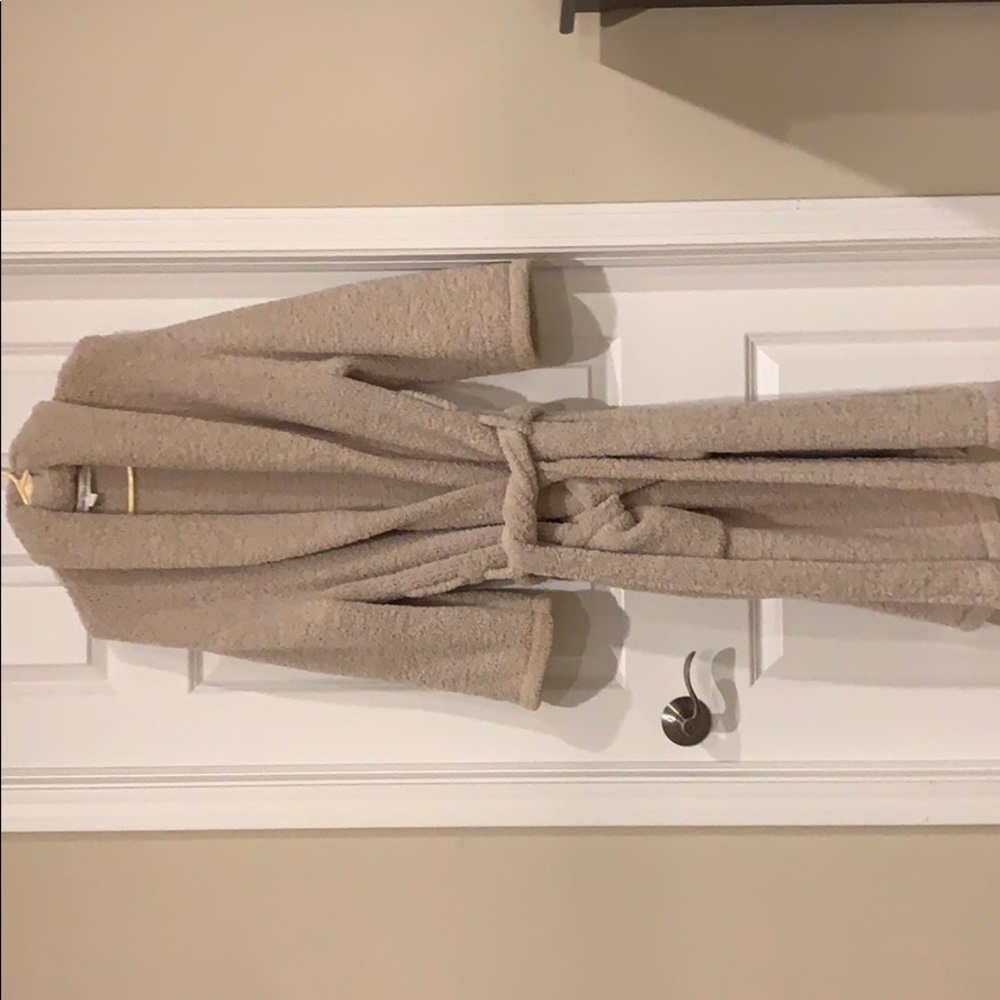 Barefoot Dream’s cozy robe